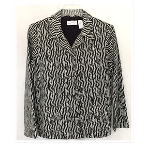 Black and white print blazer